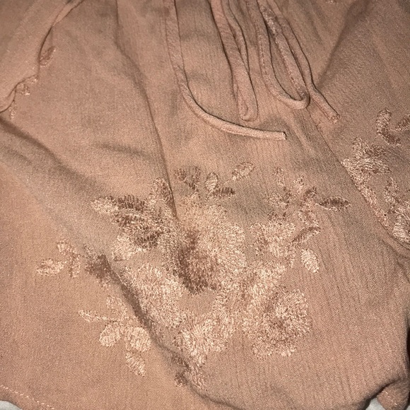 Kendall & Kylie shorts - Picture 3 of 3